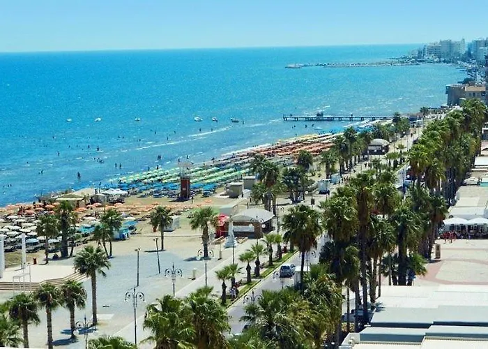 Spacious Apartment, Near Pinikoudes Appartamento Larnaca