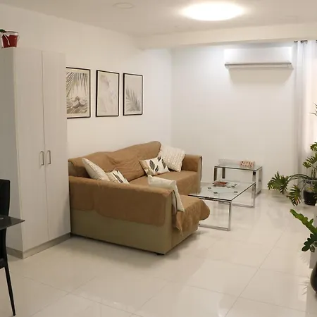 Apartman Spacious Apartment, Near Pinikoudes Lárnaka