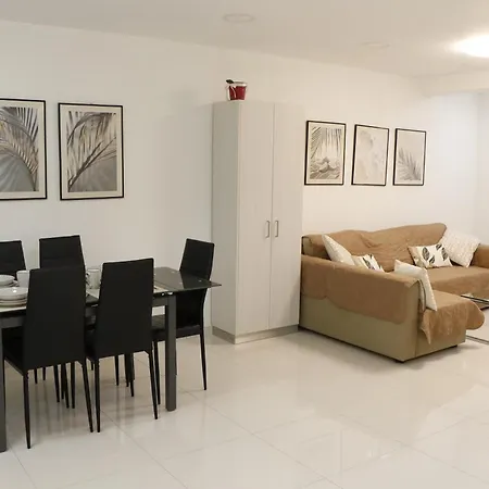 Apartman Spacious Apartment, Near Pinikoudes