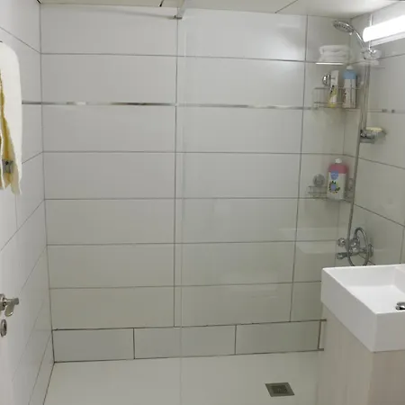 Spacious Apartment, Near Pinikoudes *