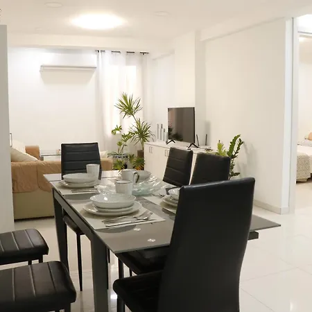 Spacious Apartment, Near Pinikoudes * Larnaca