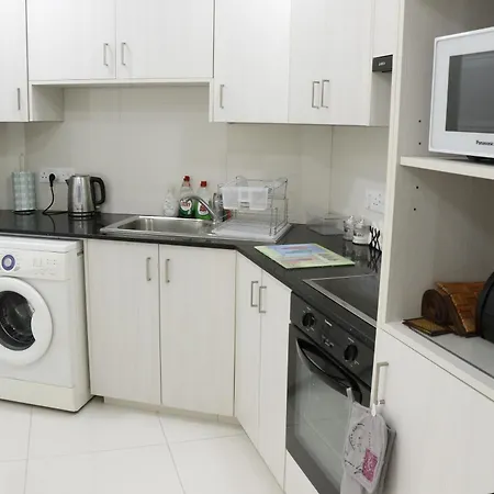 Spacious Apartment, Near Pinikoudes Apartman *